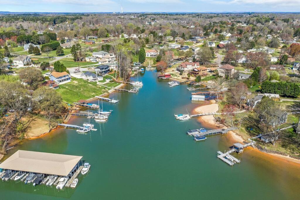 Cozy Lake Home - Jacuzzi King Bed Marina Access Mooresville Buitenkant foto